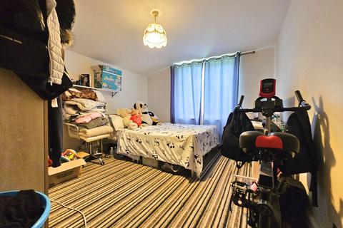 3 bedroom retirement property for sale, Fourth Avenue, London, E12 6DR