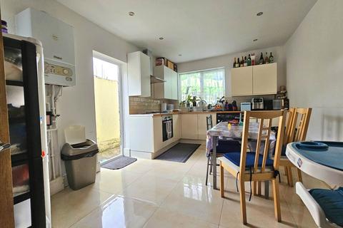 3 bedroom retirement property for sale, Fourth Avenue, London, E12 6DR