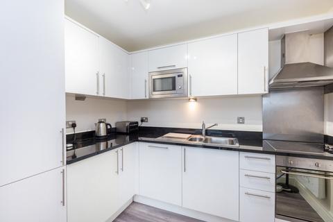 2 bedroom flat to rent, Wharfside Point South, Prestons Road, London, E14