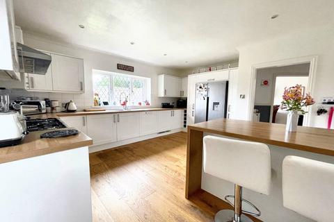8 Carey Down, Telscombe Cliffs, Peacehaven, BN10 7LF