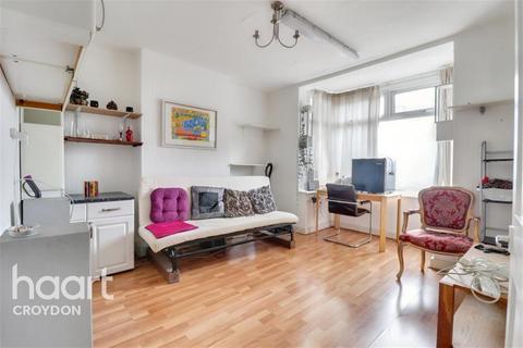 3 bedroom end of terrace house to rent, Whitehorse Lane, SE25