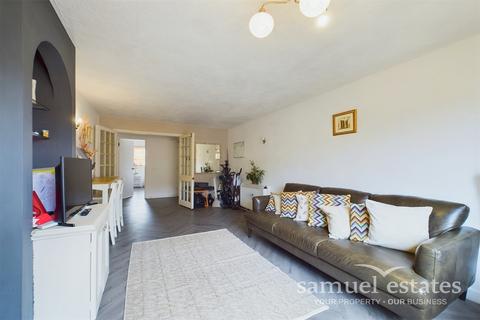 2 bedroom flat to rent, Veronica Gardens, Mitchem Eastfields, SW16
