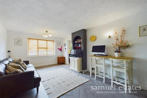 2 bedroom flat to rent, Veronica Gardens, Mitchem Eastfields, SW16