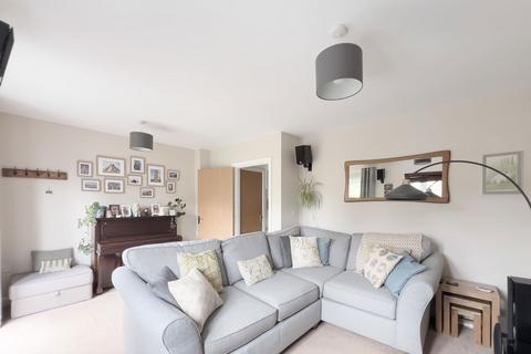 11 Admiral Way, Exeter, EX2 7GA