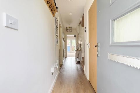 11 Admiral Way, Exeter, EX2 7GA