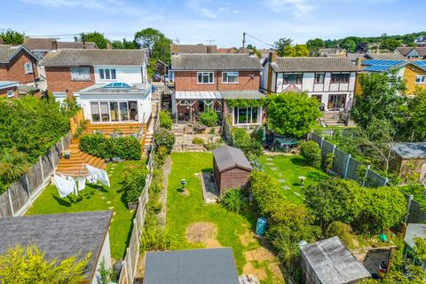 3 bedroom semi-detached house for sale, Oakfield Road, South Benfleet