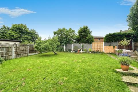 3 bedroom detached bungalow for sale, Constitution Hill, South Benfleet