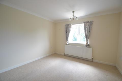 1 bedroom flat to rent, Ferndown, Dorset