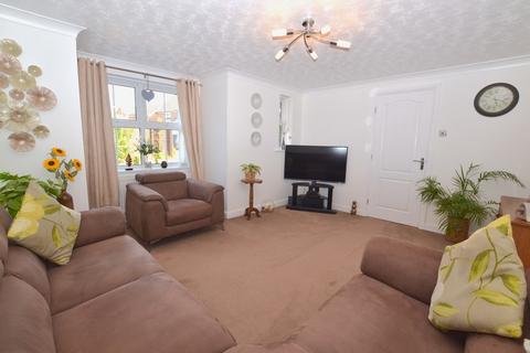 3 bedroom detached house for sale, Killarney Close, Grantham