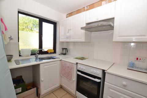 6 Applewood Drive, Gonerby Hill Foot, Grantham, NG31 8QN