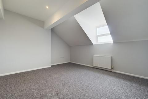 2 bedroom apartment to rent, Maison Dieu Road, Dover