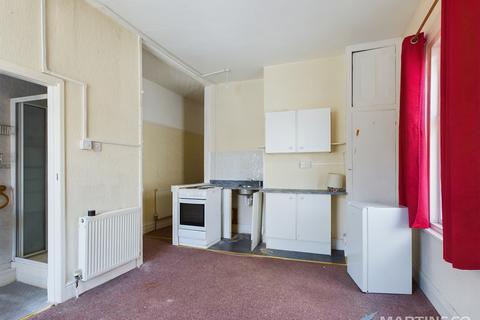 Studio to rent, Willshaw Road, Blackpool FY2