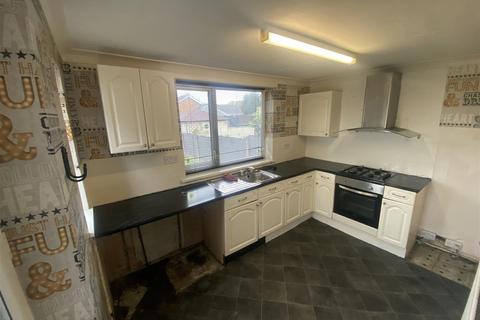 3 bedroom semi-detached house for sale, Houfton Road, Bolsover, Chesterfield, Derbyshire, S44