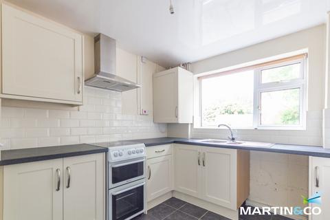 2 bedroom semi-detached house to rent, Kelfield Avenue, Harborne, B17