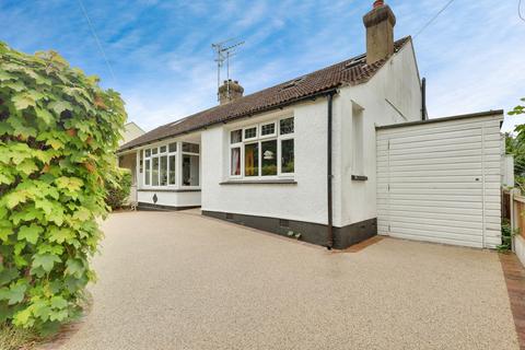 4 bedroom semi-detached house for sale, Manchester Drive, Leigh-on-sea, SS9