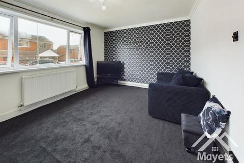 2 bedroom bungalow to rent, Briar Hill Close, Blackburn