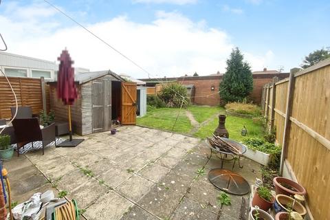 3 bedroom semi-detached house to rent, Mount Road, Balderton