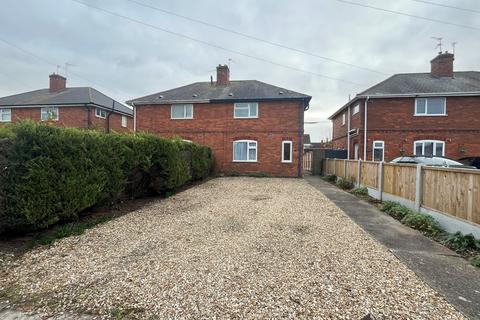 3 bedroom semi-detached house to rent, Mount Road, Balderton