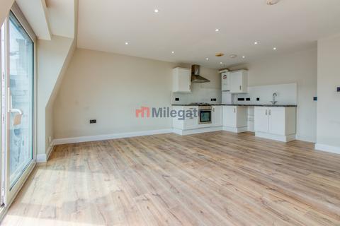 2 bedroom flat to rent, Gilbert Road, Belvedere DA17