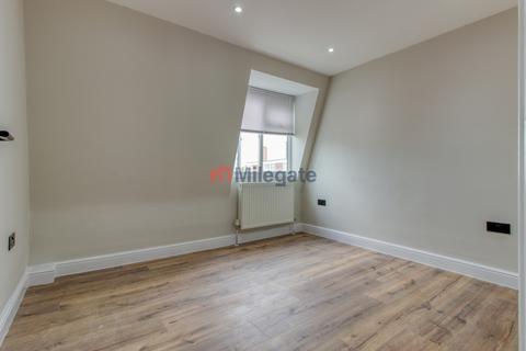 2 bedroom flat to rent, Gilbert Road, Belvedere DA17