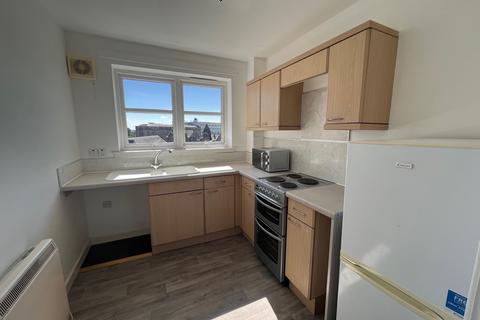 2 bedroom flat to rent, Candleriggs Court, Alloa, FK10