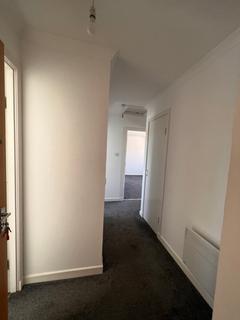 2 bedroom flat to rent, Candleriggs Court, Alloa, FK10