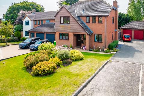 Rayleigh - 4 bedroom detached house for sale