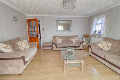 3 bedroom bungalow for sale, Clacton on Sea CO15