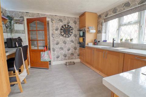 3 bedroom bungalow for sale, Clacton on Sea CO15