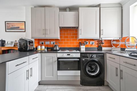 15 Birch Way, Cranbrook, Exeter, EX5 7FW