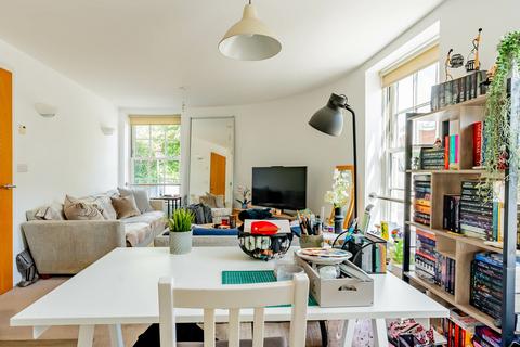 Flat 2, 26 Midland Road, St Philips, Bristol, BS2 0JY