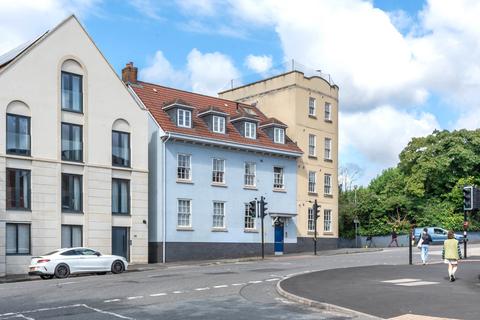 Flat 2, 26 Midland Road, St Philips, Bristol, BS2 0JY