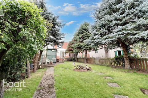 3 bedroom semi-detached house for sale, High Street, Dunsville, Doncaster