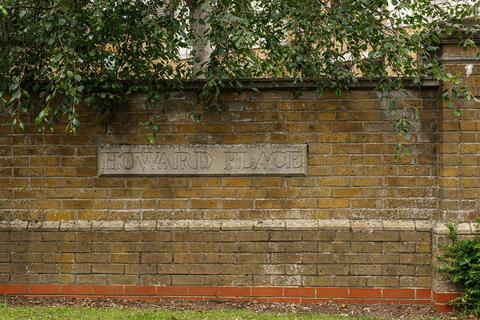 12 Howard Place, Reigate, RH2 9NP