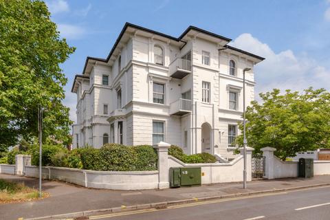 1 bedroom flat for sale, Anglesea Road, Kingston Upon Thames, Surrey