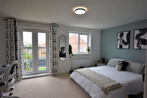 3 bedroom semi-detached house for sale, Sunrise Avenue, Cheltenham GL52