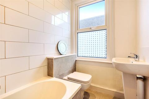 Flat 3, 29 Queens Road, Wallington, SM6 0AG