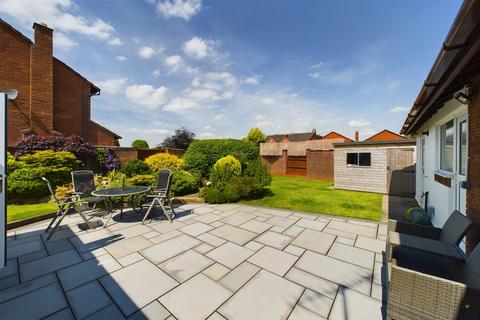 3 bedroom detached bungalow for sale, The Fletches, Stretton