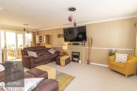 19 Braeford Close, Norwich, NR6 5EZ