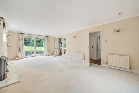 12 Uplands Road, Kenley, CR8 5EF