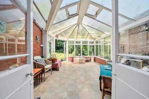 140 Foxley Lane, Purley, CR8 3NE