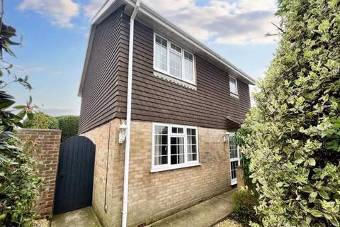 17 Rustic Road, Peacehaven, BN10 7SS