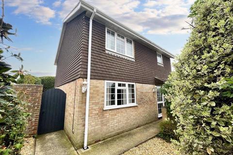 17 Rustic Road, Peacehaven, BN10 7SS