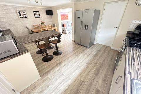 12 Beasley Close, Great Sutton, Ellesmere Port, CH66 2SX