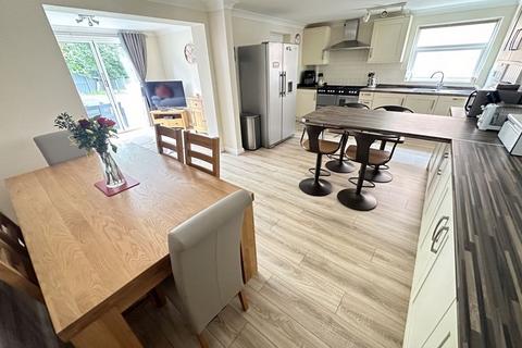 12 Beasley Close, Great Sutton, Ellesmere Port, CH66 2SX