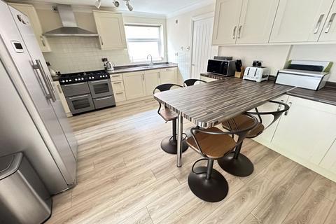 12 Beasley Close, Great Sutton, Ellesmere Port, CH66 2SX