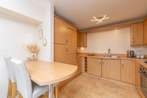 1 bedroom flat for sale, 18/6 New Mart Square, Edinburgh, EH14