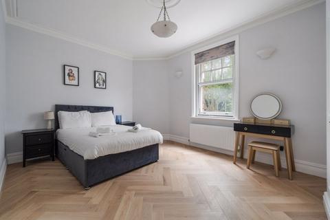 4 bedroom apartment for sale, Pond Street, Hampstead, London NW3