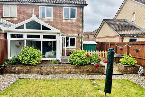 3 bedroom semi-detached house to rent, Heol Celynnen, Pontyclun