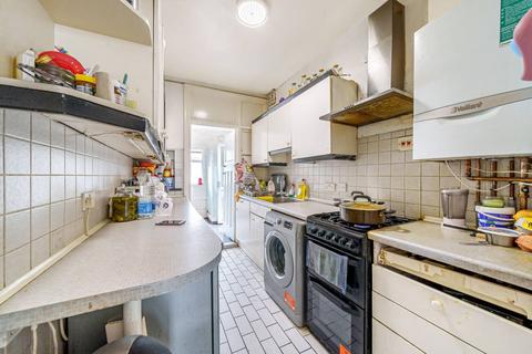 3 bedroom end of terrace house for sale, Bishops Park Road, Norbury, London, SW16